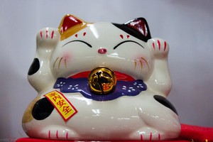 Японская трёхцветная кошка-сувенир